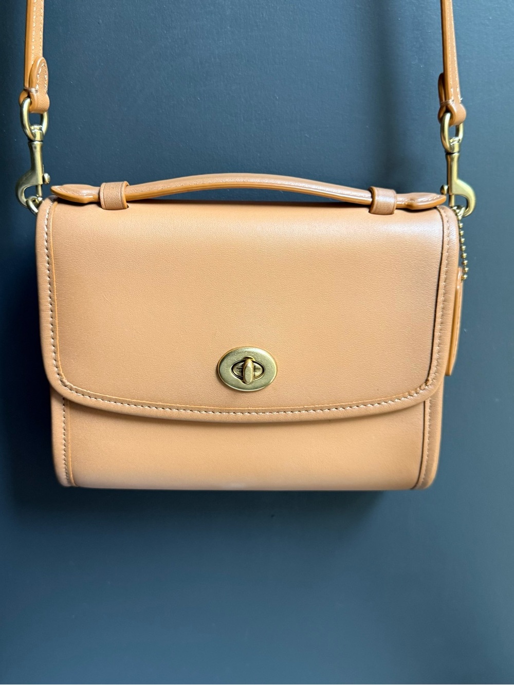 Kip Turnlock Crossbody (From
"The Coach Originals" Archival
Collection) C3586